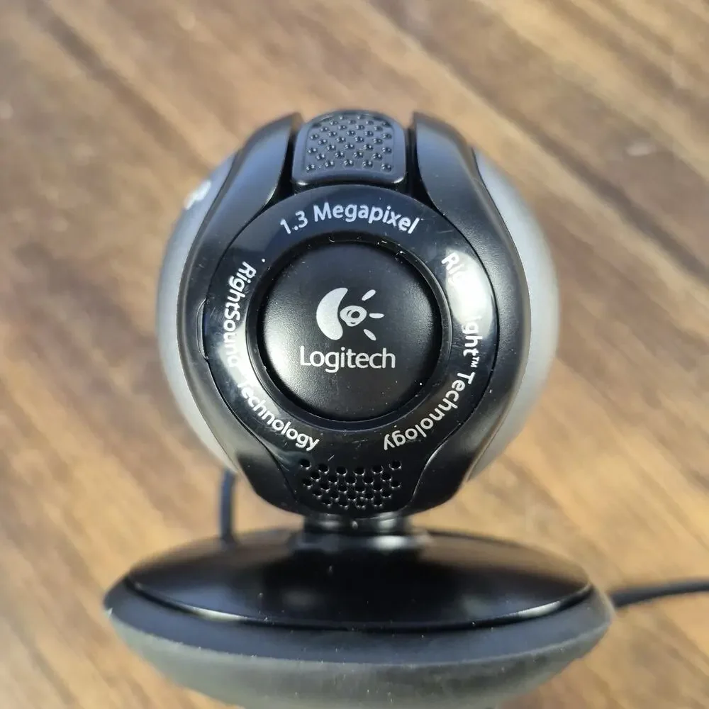 Logitech 1:3 Megapixel External USB Webcam - Picture 2 of 10